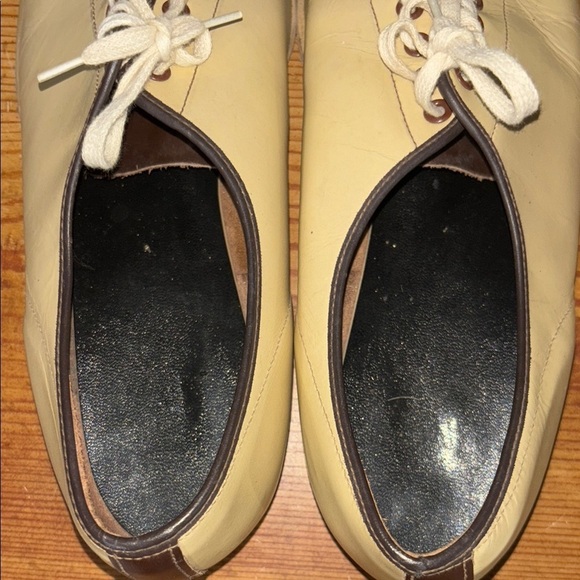 VINTAGE Cream Leather Bowling Shoes - Picture 6 of 7
